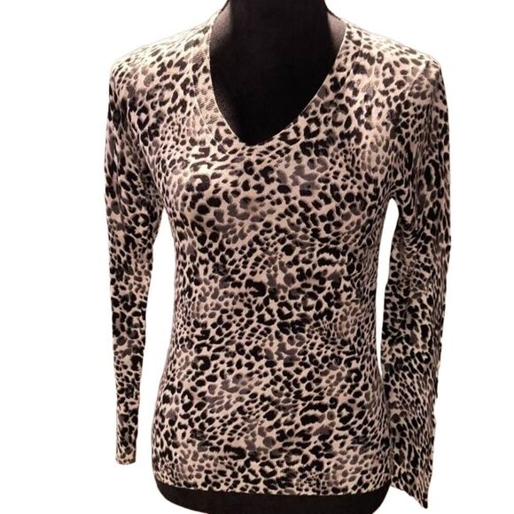 L'AGENCE Tops - NWT L'agence XS Leopard Print V-Neck 3/4 Sleeve T-Shirt